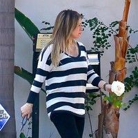 pregnant actress on her way to a maternity pilates class | Picture 83320